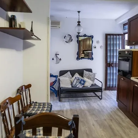 Casa In Montagna Vicino Al Mare 아파트 *